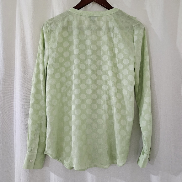 Ann Taylor Green Polka Dot Patterned V-Neck Ruffled Button Down Blouse Size S - Picture 2 of 3